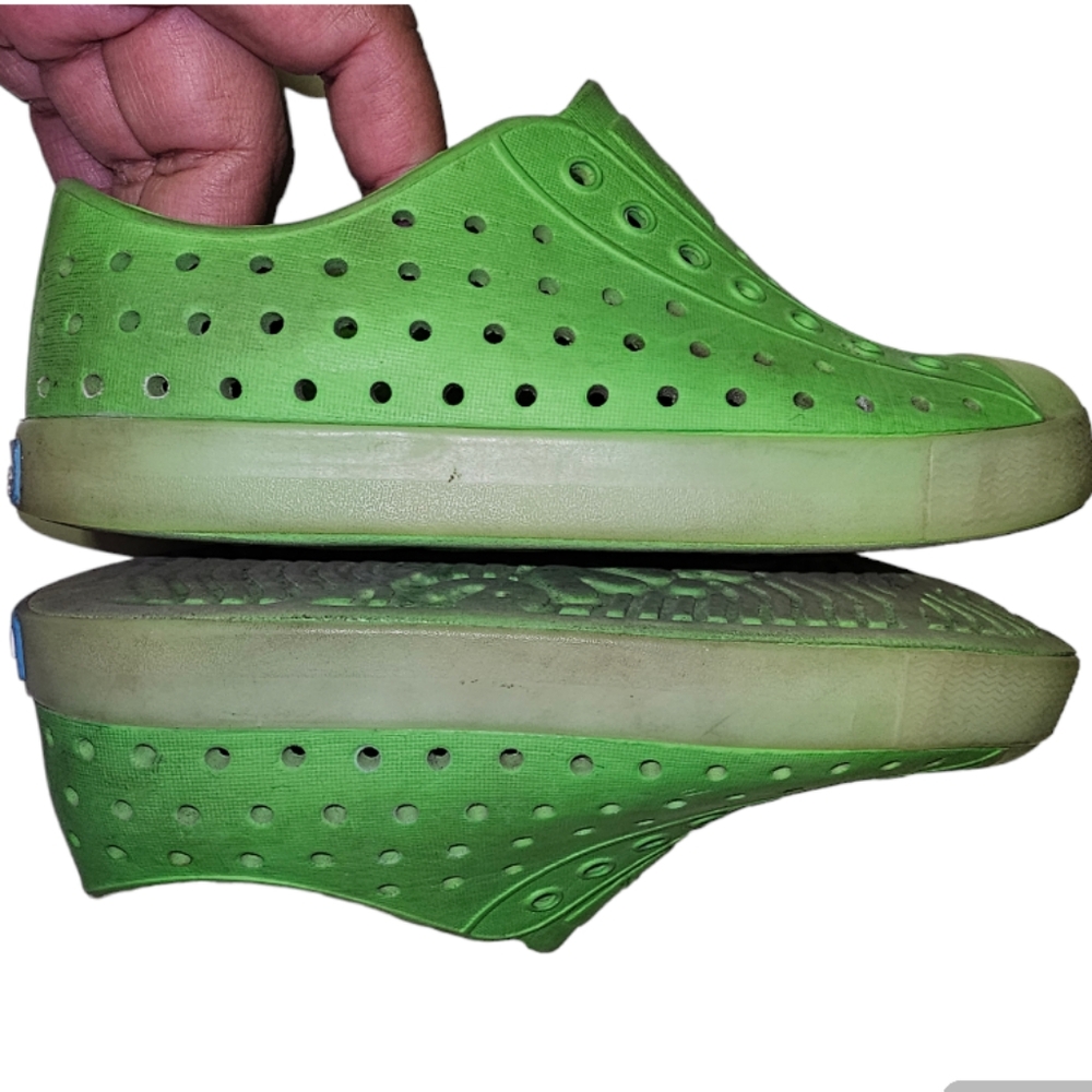 Native Shoes - Picture 6 of 7